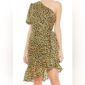 Mac Duggal Yellow ⚡️⚡️🔥FLASH SALE ⚡️⚡️💥💥💥